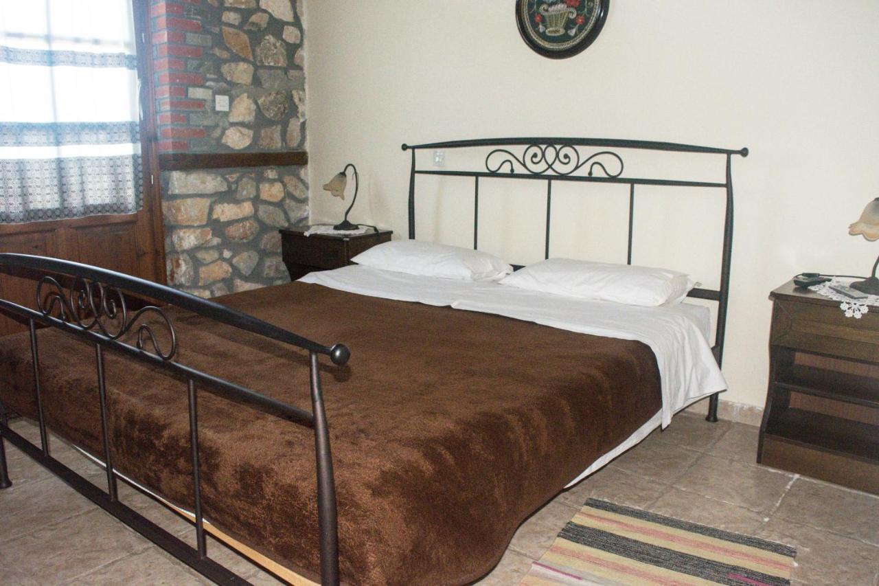 Varnous Hotel Agios Germanos Buitenkant foto