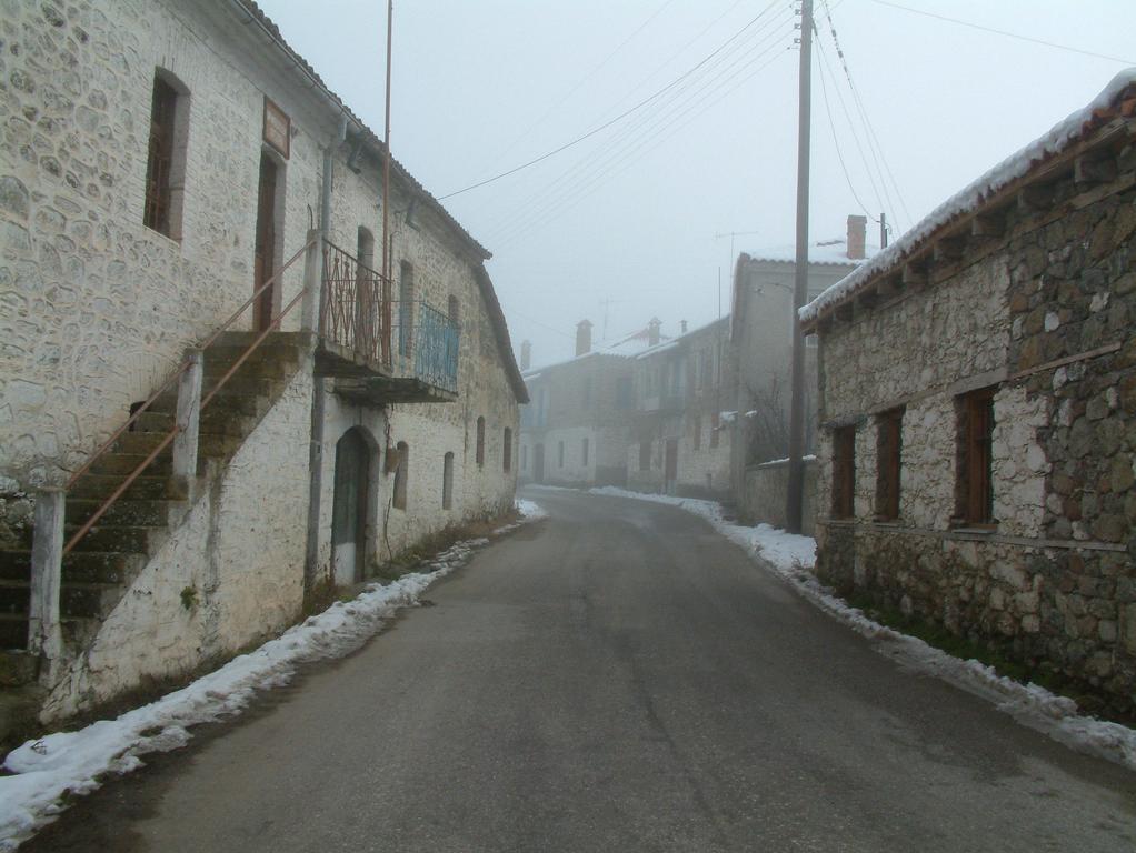 Varnous Hotel Agios Germanos Buitenkant foto