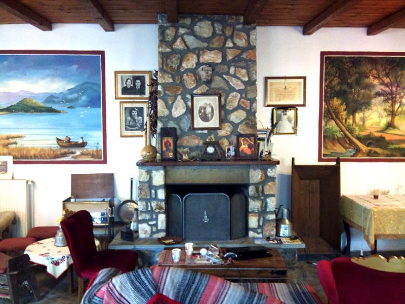 Varnous Hotel Agios Germanos Buitenkant foto